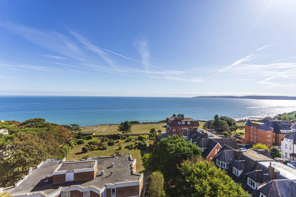 OUTSTANDING SEA VIEWS Bournemouth Property