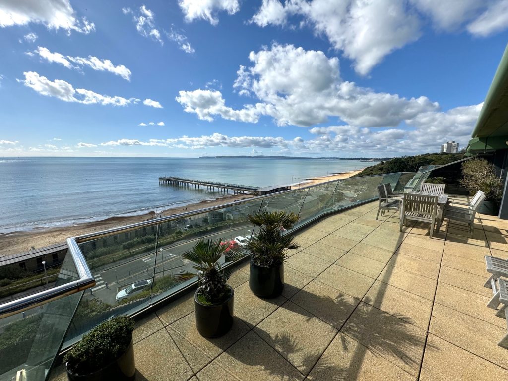 CLIFF TOP PENTHOUSE – FANTASTIC SEA VIEWS featured image